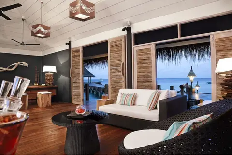 Taj Coral Reef Resort & Spa, Maldives in Nooraanee Shop, foto 27