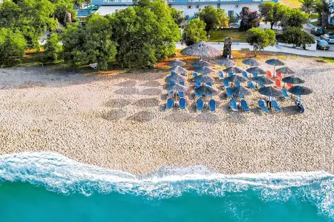 Possidona Beach in Γερακινή — foto 9