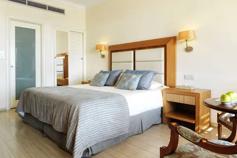 Alexander The Great Beach Hotel in Paphos — foto 3