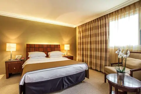 Ramada by Wyndham Sofia City Center in Sofia — foto 16