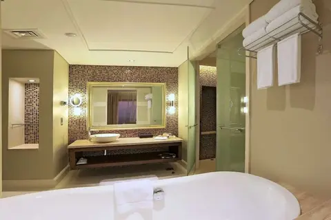 The Tower Plaza Hotel Dubai in Dubai — foto 25