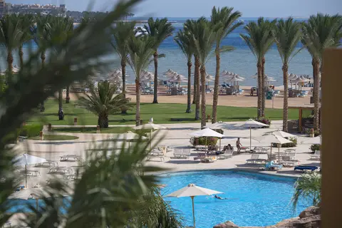 Stella Makadi Beach Resort & Spa in Andalus Restaurant — foto 9