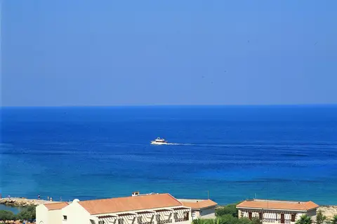 Mimosa Beach in Παραλίμνι