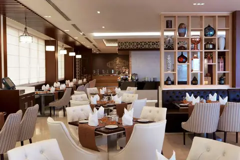 Two Seasons Hotel & Apartments in Dubai — foto 12