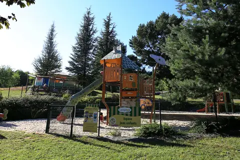 Camping Paradis Coiroux in Aubazines — foto 12