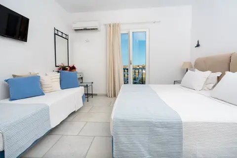 Pyrgaki Hotel in Παροικιά — foto 17