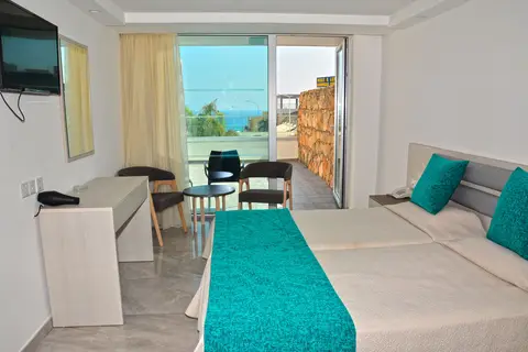 Melini Hotel Suites in Παραλίμνι — foto 19