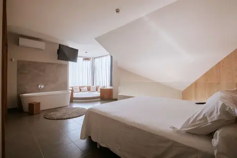 Higueron Hotel Malaga, Curio Collection by Hilton in Fuengirola — foto 11