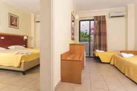 Cleopatra Classic Hotel in Καρδάμαινα — foto 9