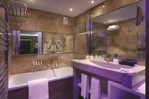 Hotel Koh-I Nor in Les Belleville — foto 4