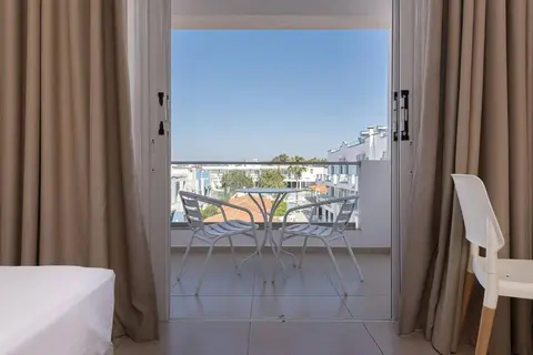 Fly & Go Aegean Blu Apartments in Kos — foto 5