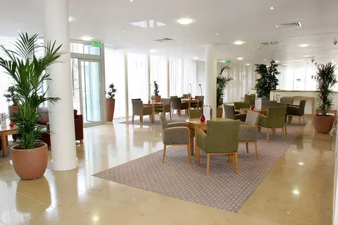 Clayton Hotel Cardiff Lane in Dublin — foto 2