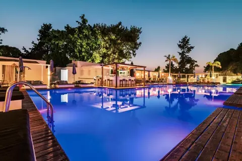 Bamboo Suites in Ιαλυσός — foto 4