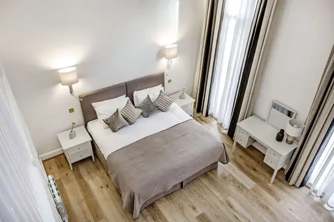 Queensgate Court Appartementen in Londen, foto 2