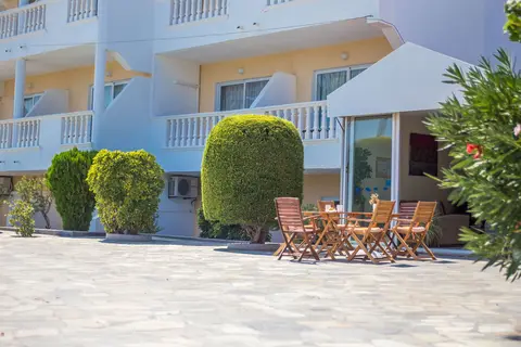 Iatridis Studios in Φαληράκι — foto 2