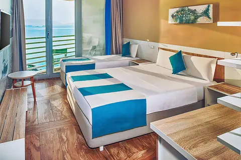 Carine Hotel Delfin in Bijela — foto 17