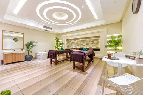 SRNTY Sahl Hasheesh in Arrivals Piazza — foto 7