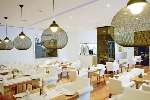 Mediterranean Beach Hotel in Agios Tychonos — foto 23