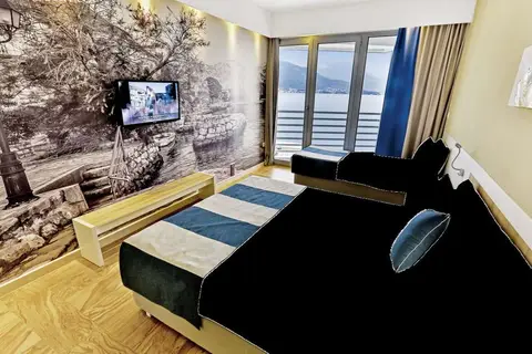 Carine Hotel Delfin in Bijela — foto 3