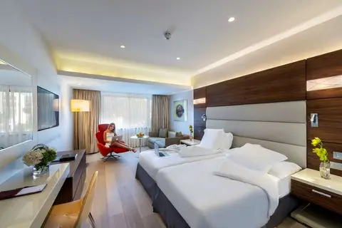 Amathus Beach Hotel in Limassol — foto 3