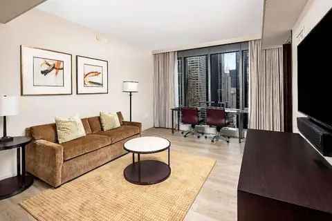 West 57th Street by Hilton Club in New York — foto 15