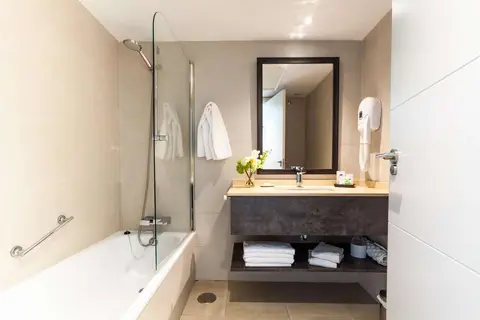 Ramada Hotel & Suites by Wyndham Costa del Sol in Mijas, foto 19
