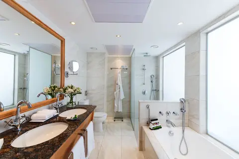 Constantinou Bros Pioneer Beach Hotel in Paphos — foto 23