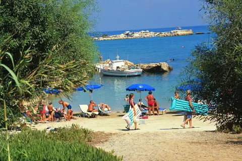 Mimosa Beach in Παραλίμνι — foto 5