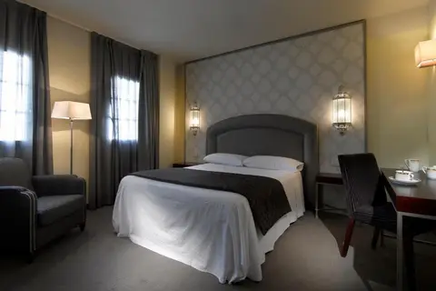 Hotel Macià Alfaros in Cordoba — foto 12