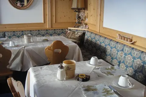 Hotel Garni Toni in Kastelruth - Castelrotto — foto 5