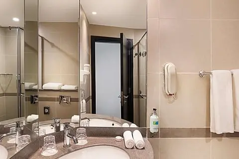 Holiday Inn Express Dubai Airport in Dubai — foto 12