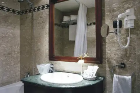 Exe Mitre in Sant Joan Despí, foto 7