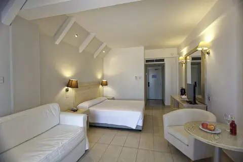 Radisson Blu Hotel, Larnaca in Larnaca — foto 23