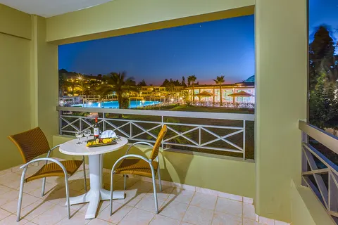 Fly & Go Kipriotis Maris Suites foto 8