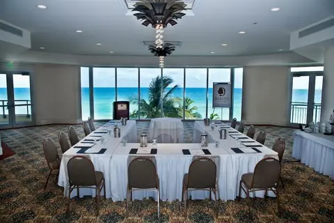 DoubleTree Resort & Spa by Hilton Hotel Ocean Point in North Miami Beach — foto 13