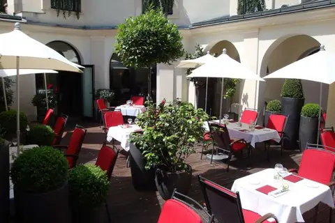 Grand Hotel Champs Elysees in Parijs, foto 10