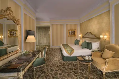 Royal Rose Abu Dhabi, a Curio Collection by Hilton Affiliated Hotel in الدَّانَةْ — foto 26