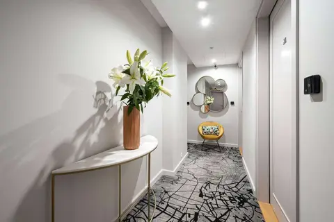 Sava Boutique in Warschau — foto 8