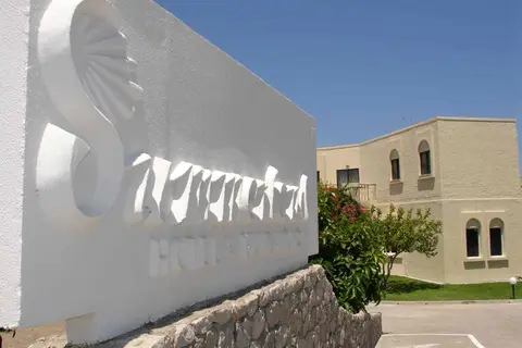 Summerland Hotel & Bungalows in Ιαλυσός — foto 26