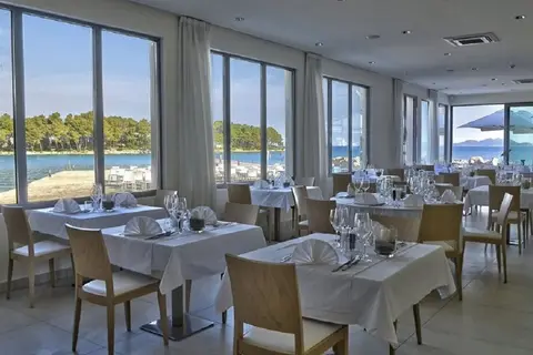 Crvena Luka Resort in Biograd na Moru — foto 27
