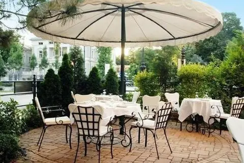 Mamaison Hotel Andrassy Budapest in Boedapest — foto 4