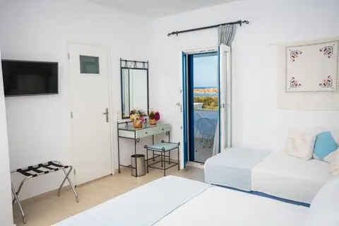 Pyrgaki Hotel in Παροικιά — foto 4