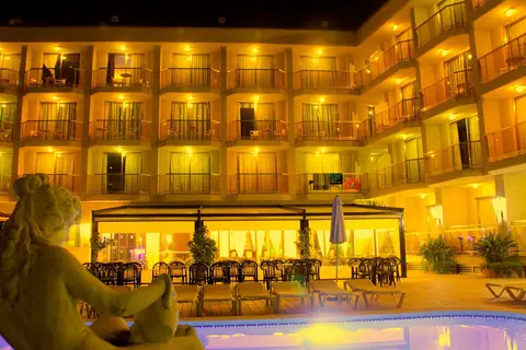 Miami Park Aparthotel in Calella — foto 19