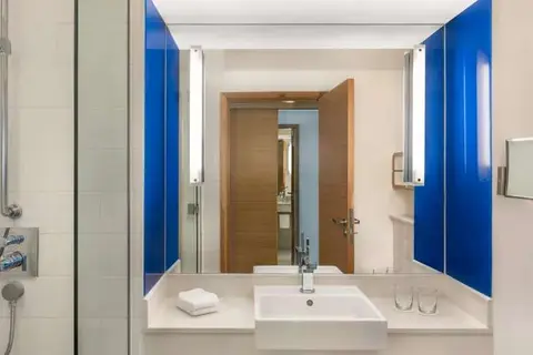 Yas Plaza Bay by IHG in Yas Island, Abu Dhabi — foto 7