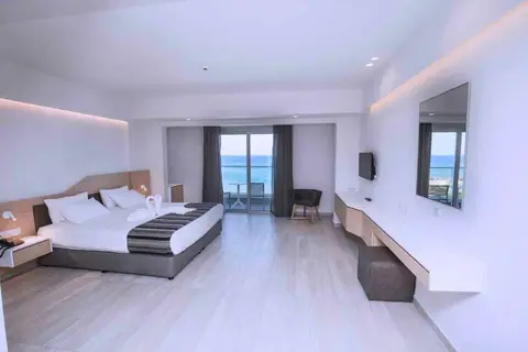 Evalena Beach Hotel in Παραλίμνι — foto 4
