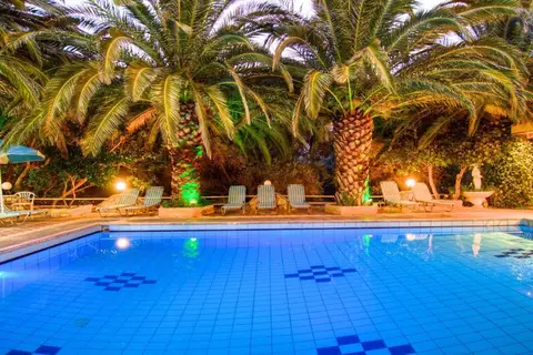 Sunrise Hotel & Apartments in Aνω Ρoδάκινo