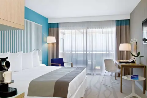 Radisson Blu Resort & Spa Ajaccio Bay in Albitreccia — foto 22