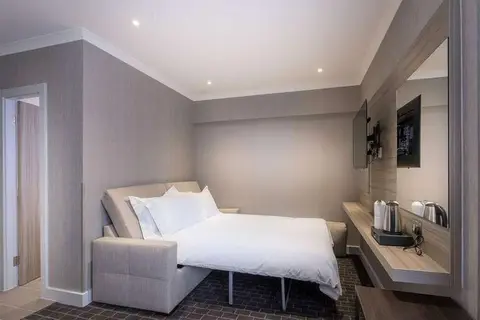 Hotel City Sleeper at Royal National Hotel in Londen — foto 8