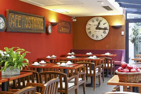 Hotel de la Jatte in Neuilly-sur-Seine — foto 6