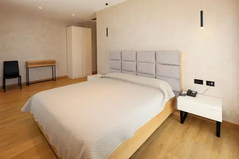Grand White City Hotel in Berat — foto 28